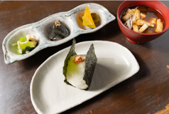 おにぎりカフェ 利さく 千駄木駅カフェ