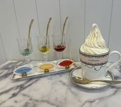 UP T CAFE powered by LiQumu リキューム 原宿駅カフェ