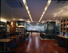 TOKYO People's Cafe 駒沢店 駒沢大学駅カフェ